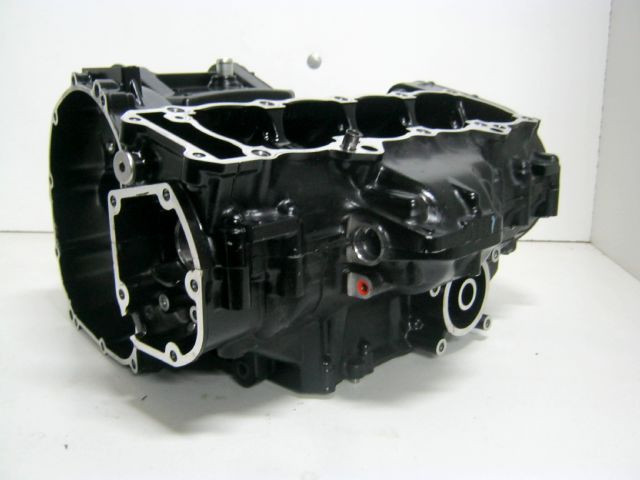 Carter moteur supérieur , inférieur KAWASAKI Z 1000 an 2010 ref 14001-0152