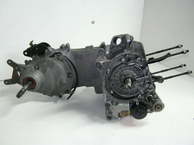 Carter moteur , vilebrequin PIAGGIO 125 X9 an 2003 type ZAPM2300001003803 