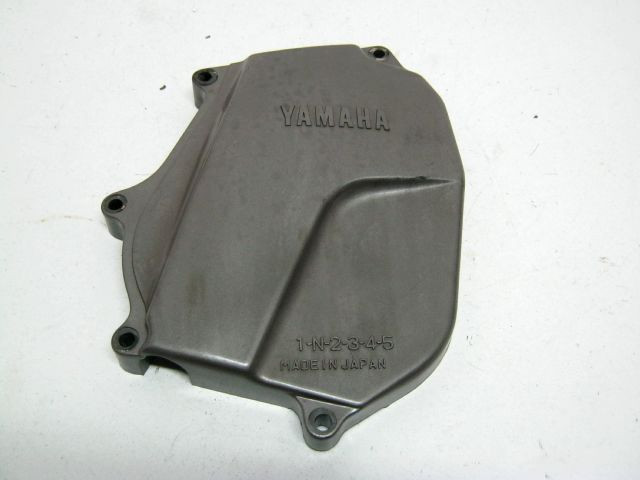 Carter pignon sortie de boite  couvercle carter de chaine  YAMAHA 850 TDM an 1999 type 4TX réf 3VD-15420-01, 3VD1542001