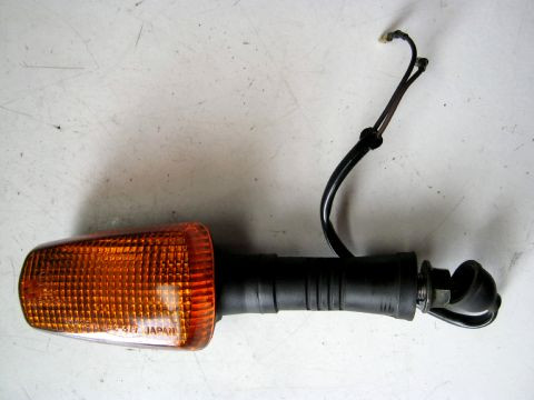 Clignotant arriére droit YAMAHA 600 DIVERSION année:2003 type:JYARJ011000 réf:322550