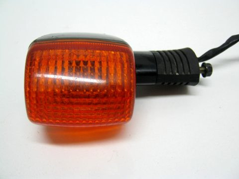 Clignotant avant droit HONDA 750 VFF année:1985 type:RC15