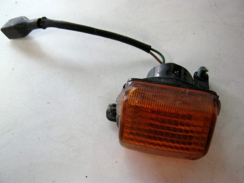 Clignotant avant gauche HONDA 650 DOMINATOR année:1988 type:RD02