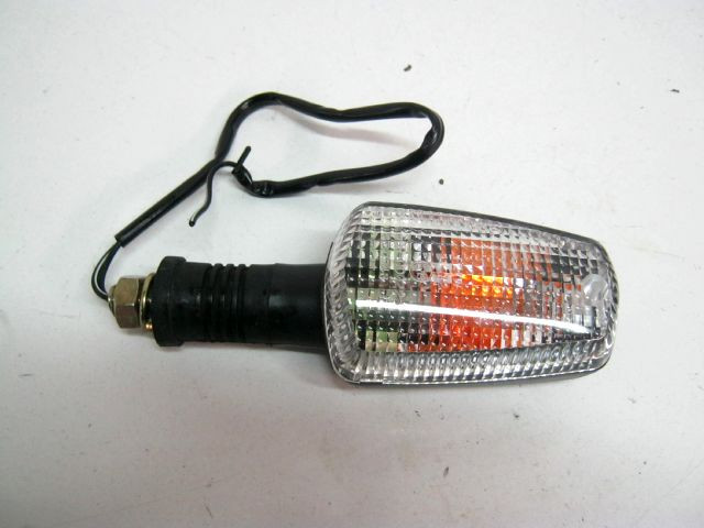 Clignotant avant gauche YAMAHA 850 TDM an 1999 type 4TX réf 3GM-83310-00  