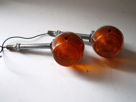 Paire de clignotants avant HONDA 400 CMT type:NC01 année:1980