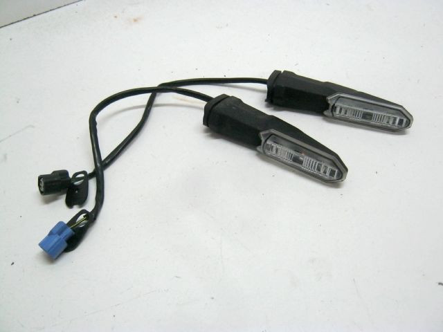 Clignotant KAWASAKI Z 900 RS an 2018 réf 23037-0436 , 23037-0437