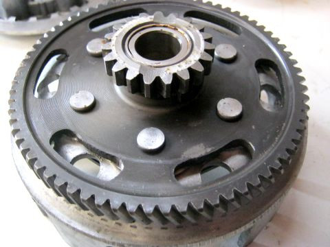 Cloche,noix,plateau de pression d'embrayage YAMAHA 125 YZ année:1982 type:5X4 réf:5X4-16150-00,5X4-16371-00,1W1-16351-00