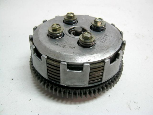 Cloche, noix, plateau de pression disque lisse, garni KAWASAKI 125 KMX année 1999 type MX125B réf 130951210, 130871021, 131871013
