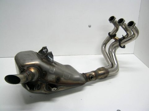 Collecteur , silencieux échappement YAMAHA 900 MT09 type 1RC an 2015 réf 1RC-14710-00