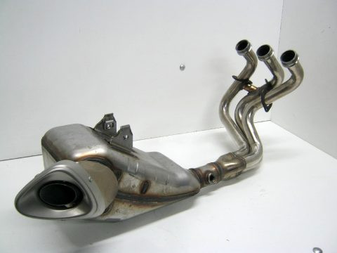 Collecteur , silencieux échappement YAMAHA 900 MT09 type 1RC , 2PP an 2015 réf 1RC-14710-00