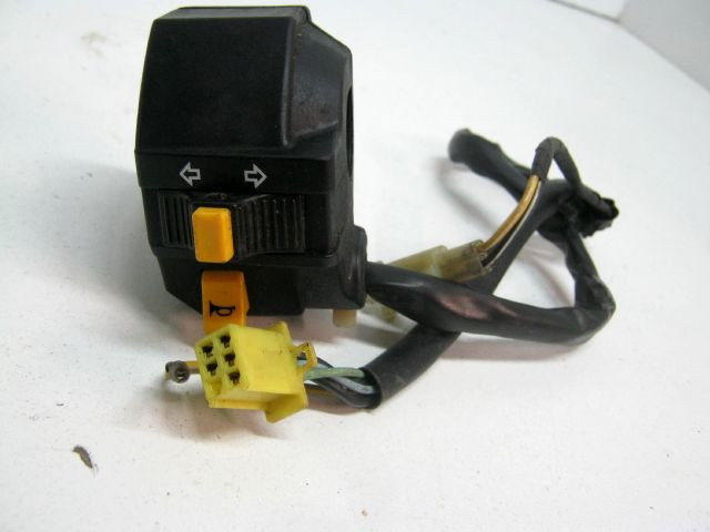 Comodo droit , interrupteur clignotant SUZUKI  ref 374-14