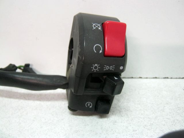 Comodo droit interrupteur de démarrage YAMAHA 850 TDM an 1999 type 4TX réf 4TX-83963-40, 4TX8396340 