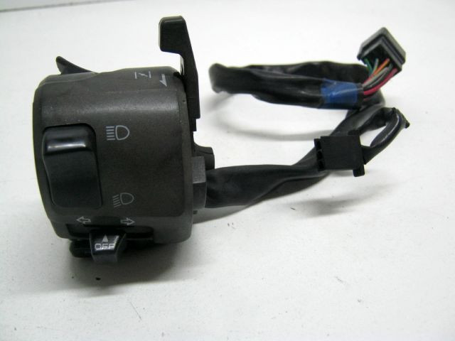 Comodo gauche , interrupteur éclairage KAWASAKI Z 750 an 2006 type ZR750JJ2A réf 46091-0030