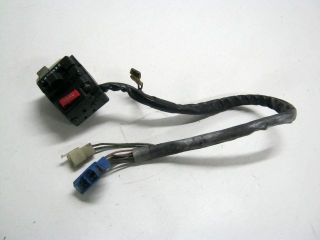 Commodo gauche , interrupteur clignotant YAMAHA 1200 FJ an 1987 type 1WH réf 36Y-83963-01-00 