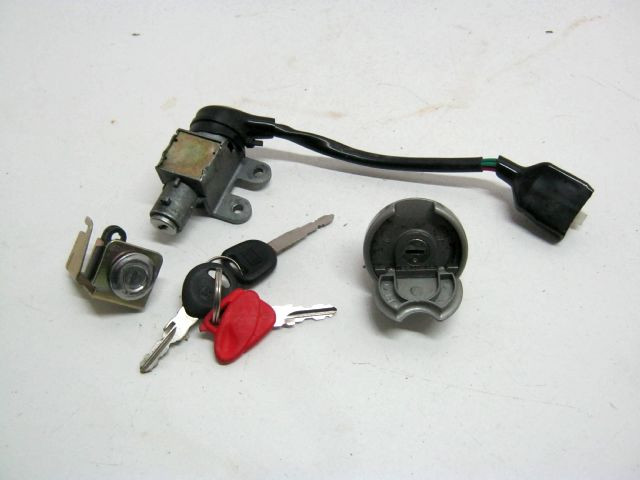 Contacteur à clé, bouchon de réservoir, serrure de selle, kit serrure PEUGEOT 50 V-CLIC an 2009 type GY50