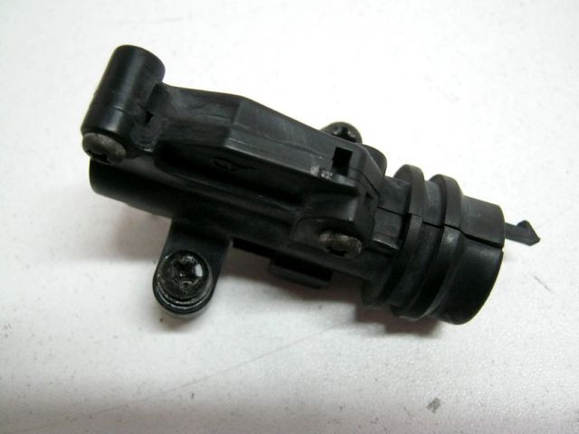 Contacteur de frein avant YAMAHA 850 TDM an 1999 type 4TX réf 4BH-83980-00, 4BH8398000