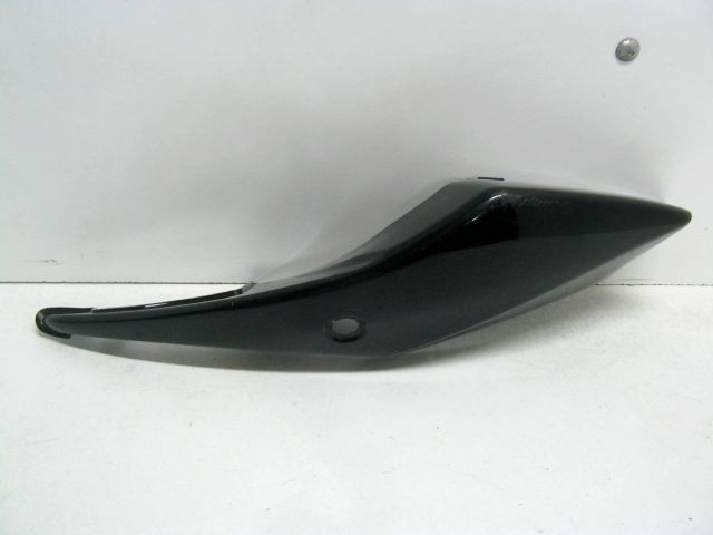 Coque arrière gauche SUZUKI 600 , 750 , 1000 GSXR an 2006 réf 45512-41G00 