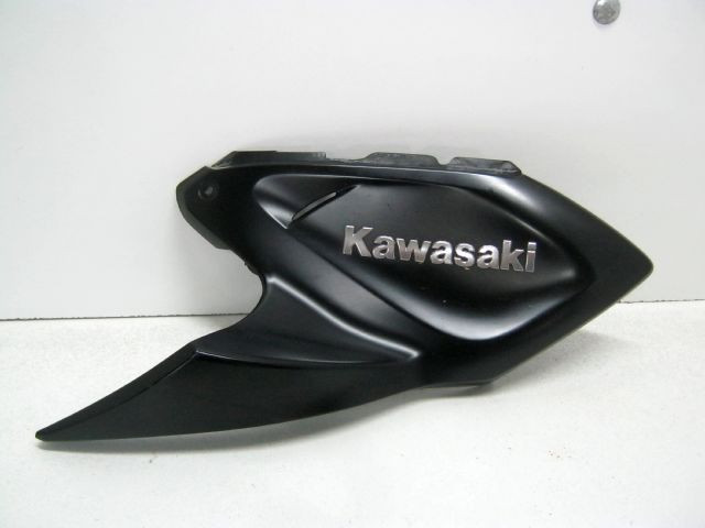 Coque , enjoliveur droit KAWASAKI Z 1000 an 2015 réf 14093-0089 