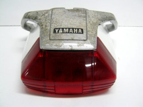 Coque , feu arriére , poignée passager YAMAHA 600 XJ année: 1991 type: 51J