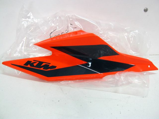 Coque réservoir KTM 1290 SUPER DUKE an 2020 réf 61708050000EBA 