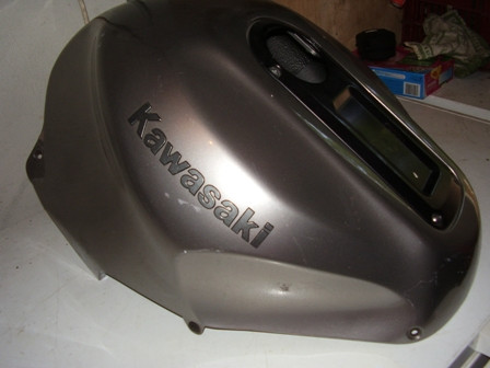 Coque de réservoir grise KAWASAKI ZX12R année:2000