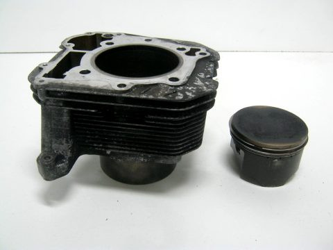 Cylindre , piston SUZUKI 800 DR an 1989