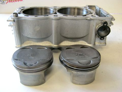 Cylindre,piston,segments YAMAHA 850 TDM annéee:1996 type:4TX,3VD