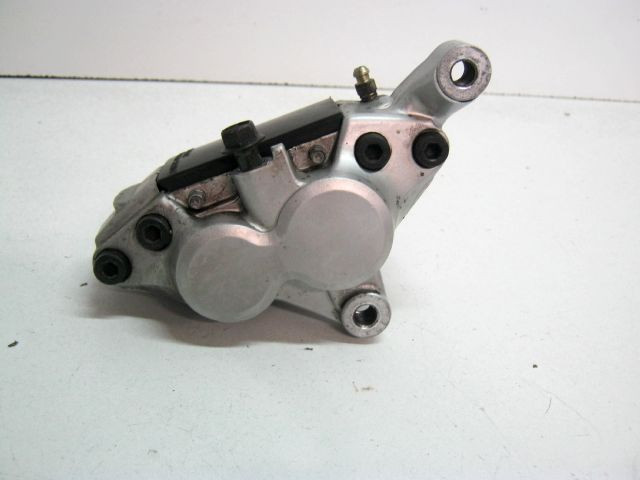 Etrier de frein avant droit YAMAHA 850 TDM an 1999 type 4TX réf 3HE-2580U-70, 3HE2580U70 