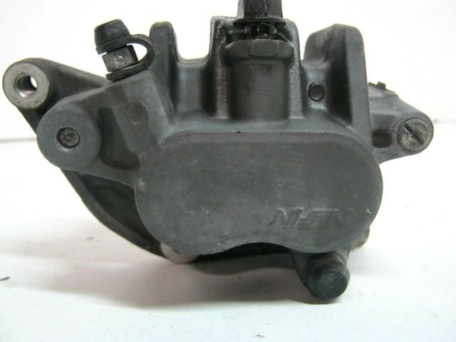Etrier de frein avant gauche HONDA 600 HORNET an 2000 réf 45150-MAL-601, 45150MAL601