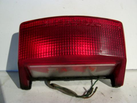 Feu arriére HONDA 400 VFF année:1980 type:NC13