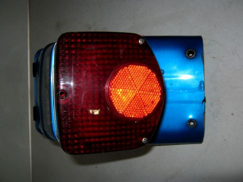 Feu arriére,support de plaque HONDA 125 CB TWIN année:1977