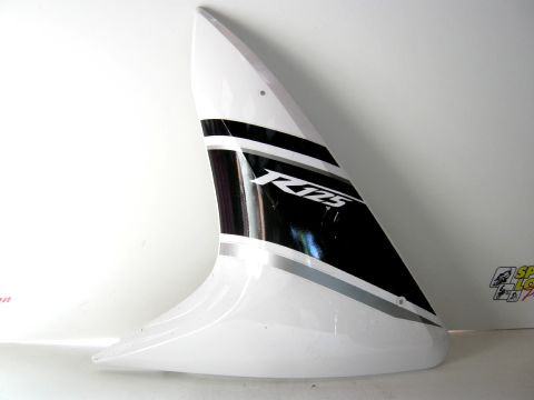 Flan de carénage droit YAMAHA 125 YZF année:2008 réference:5D7-F835U