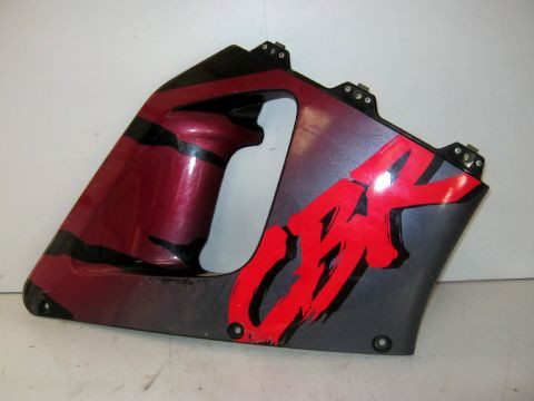 Flan de carénage droit HONDA 900 CBR année:1998 type:SC33B réf:64320-MWOB-000