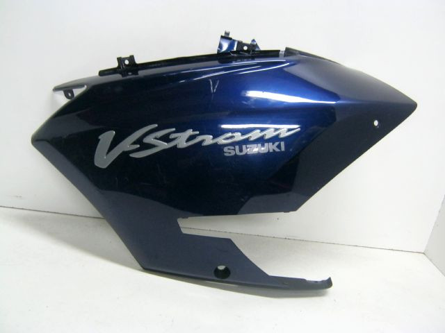 Flan de carénage gauche SUZUKI V STROM réf 94430-06G00 , 94403-06G00