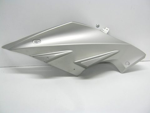 Flan de carénage gauche YAMAHA 125 YZFR année:2008 type:5D7-F835G-00-P1