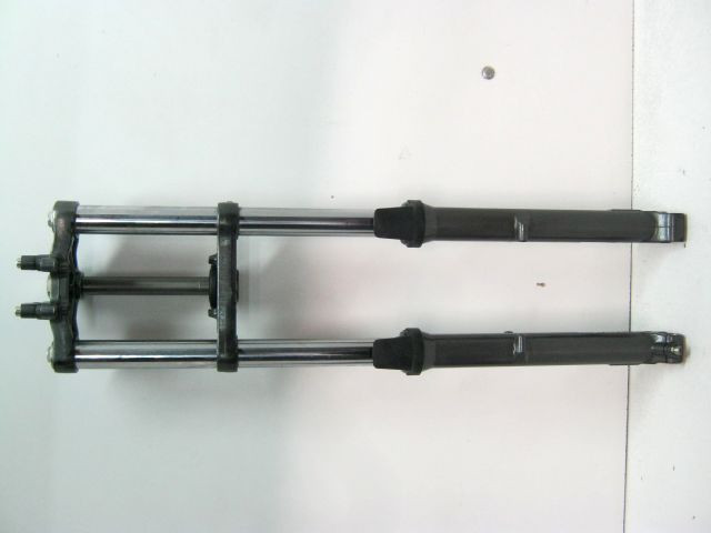 Fourreau tube té de fourche DERBI 125 TERRA an 2007 réf 863267, 864519, 864520 