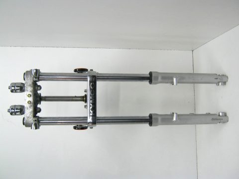 Fourreau , tube , té supérieur , inférieur de fourche KYMCO 125 ZING type RF25AA an 1997