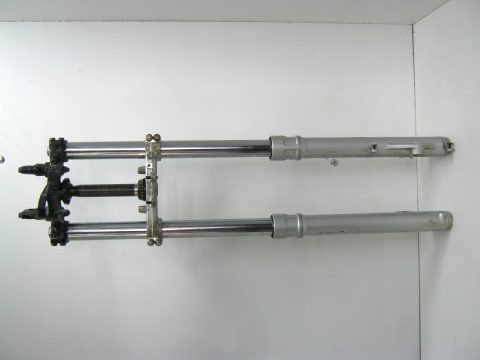 Fourreau , tube , té supérieur , inférieur de fourche YAMAHA 600 XT an 1995 type 3TB ref 4PT-23102-00-00