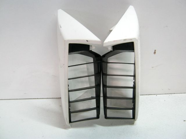 Grille radiateur, carénage latéral PEUGEOT 50 FURIOUS TKR BLASTER type VGAL1ACFA réf 1176800800-1176800900 