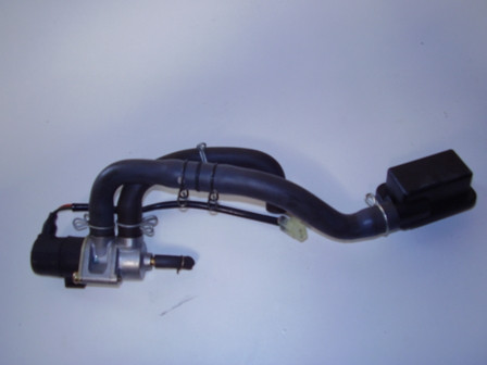 Soupape de solenoide d'event HONDA 600 HORNET année:2005 type:LJH19L40U122 ref:17450-MBZ-K01