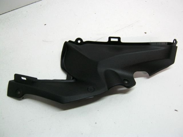 Intérieur carénage  KAWASAKI 900 Z an 2024 réf 14093-0917 