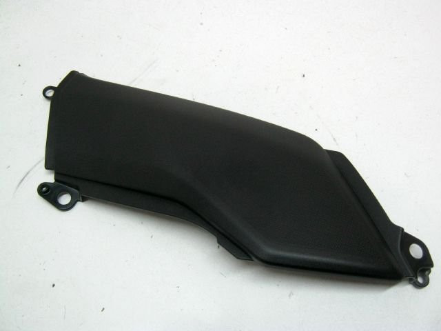 Intérieur de carénage KAWASAKI 900 Z an 2024 réf 14093-0668 