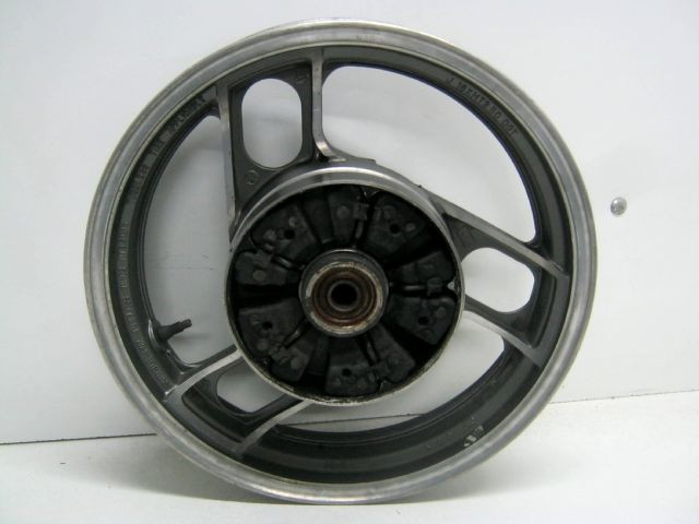 Jante , roue arrière  YAMAHA 1200 FJ an 1987 type 1WH réf 36Y-25338-01-MA 
