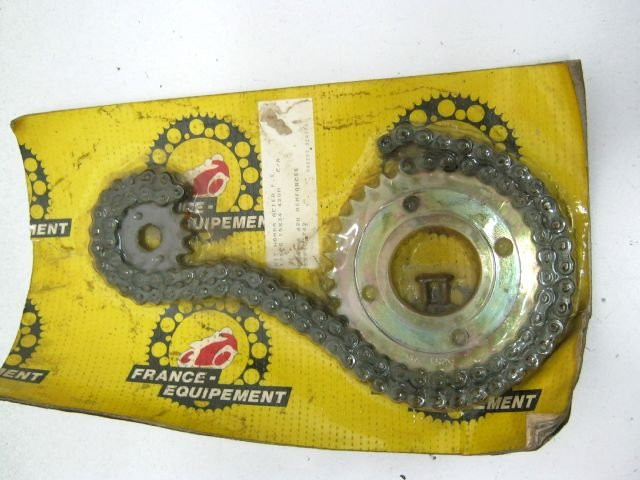 Kit chaine FRANCE EQUIPEMENT HONDA 125 CG an 1977 à 1984 15 X 34 réf 52910.742