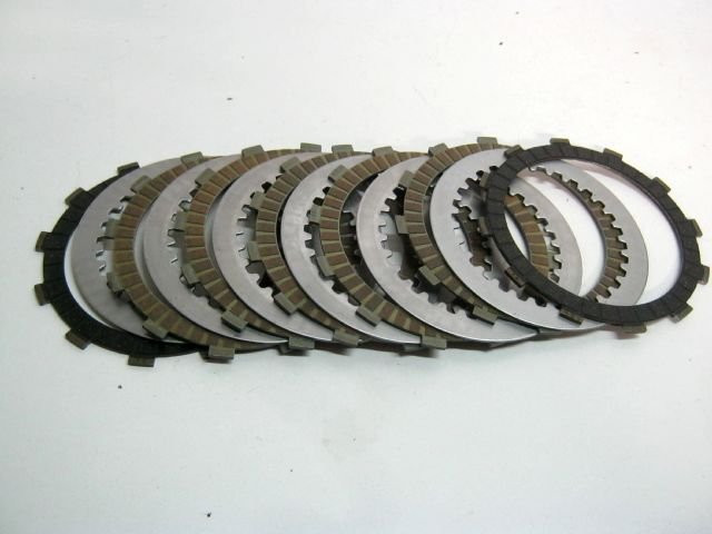 Kit embrayage disque lisse garni YAMAHA 700 TENERE, MT07 an 2024 réf 5VY163210000, 5VY163252000, 5TG163210000