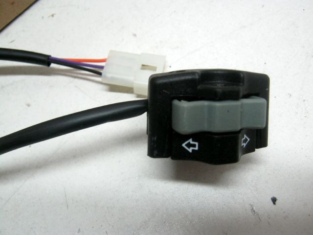 Kit homologation, clignotant interrupteur KTM réf 79712099000 