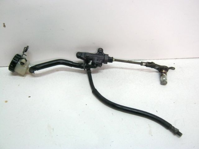 Maitre cylindre de frein arrière YAMAHA 850 TDM an 1999 type 4TX réf 4TX-2583V-00, 4TX2583V00, 3VD-W0042-50, 3VDW004250
