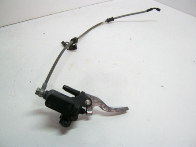 Maitre cylindre de frein avant YAMAHA 50 TZR an 2005 type 5WX réf 5WXF58700000 