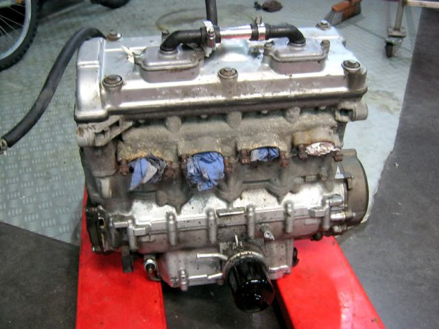 Moteur, carter moteur, cylindre, culasse, boite vitesses KAWASAKI ZX-9R , 900 ZXR an 2002 type ZX900EF21A1