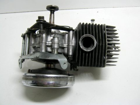 Moteur , carter , vilebrequin , cylindre , variateur MBK 51 type AV10 