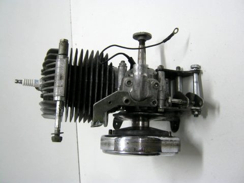 Moteur , carter , vilebrequin , cylindre , variateur MBK 51 type AV10 